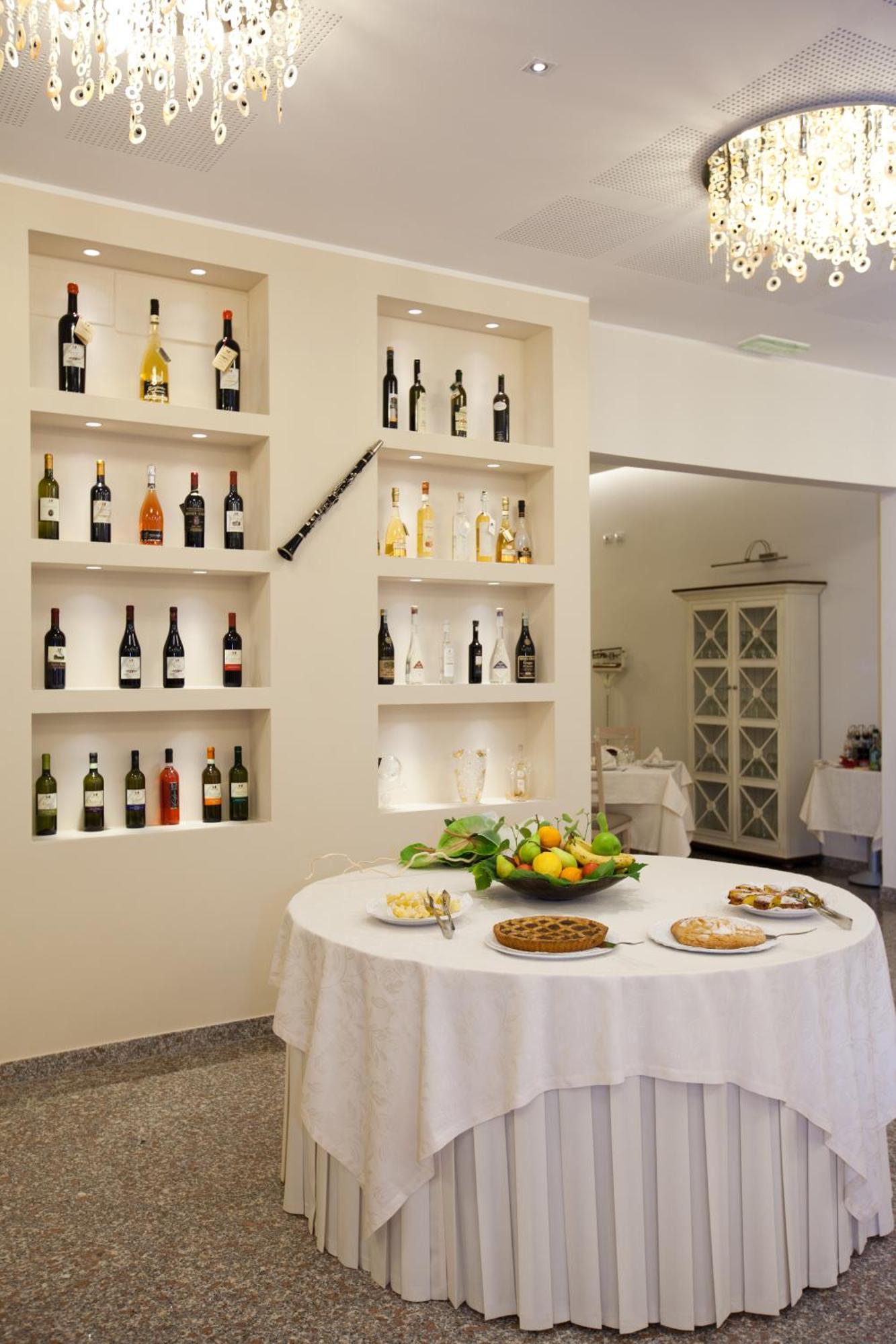 Hotel Ristorante Cesare Savignano sul Rubicone Luaran gambar