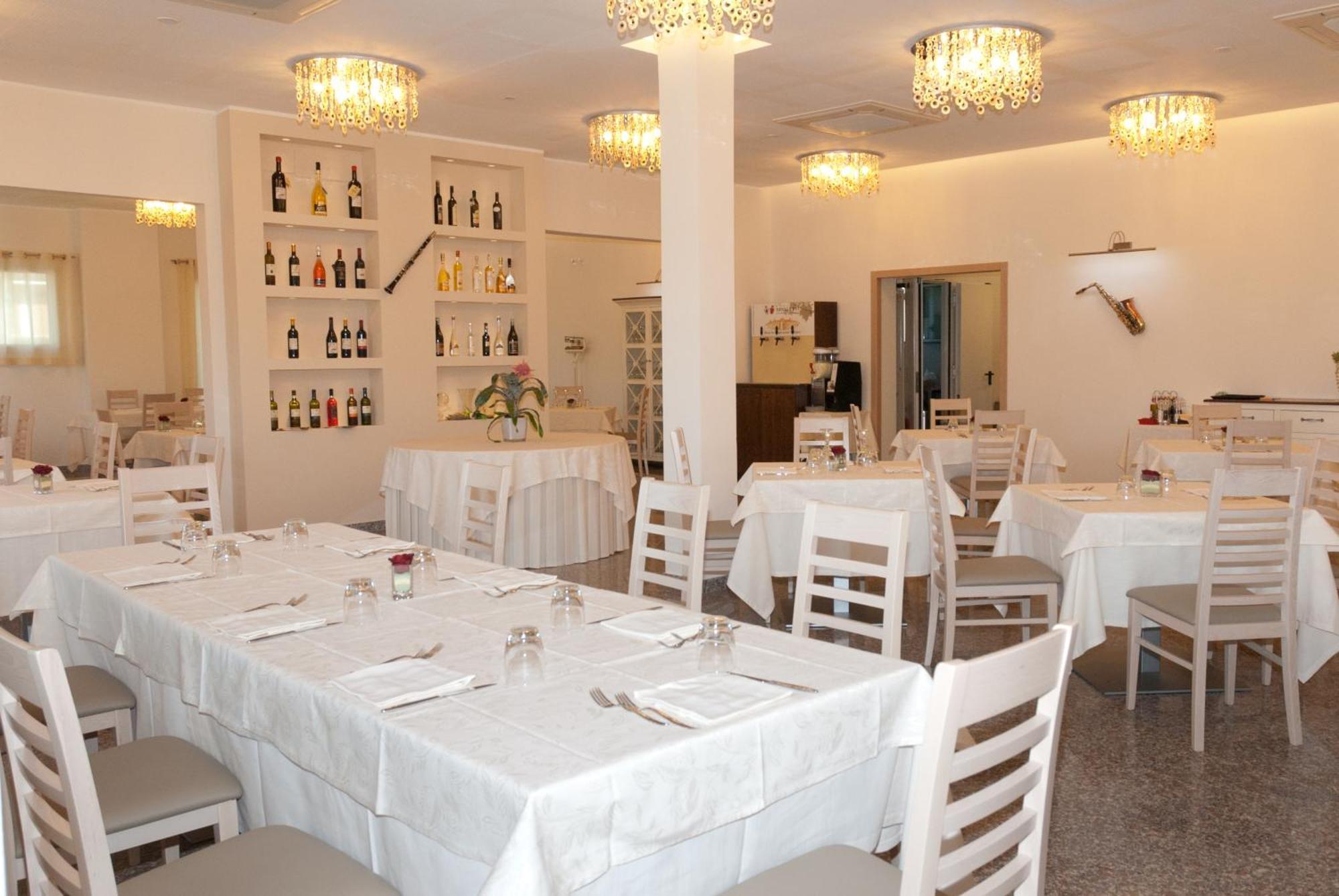 Hotel Ristorante Cesare Savignano sul Rubicone Luaran gambar