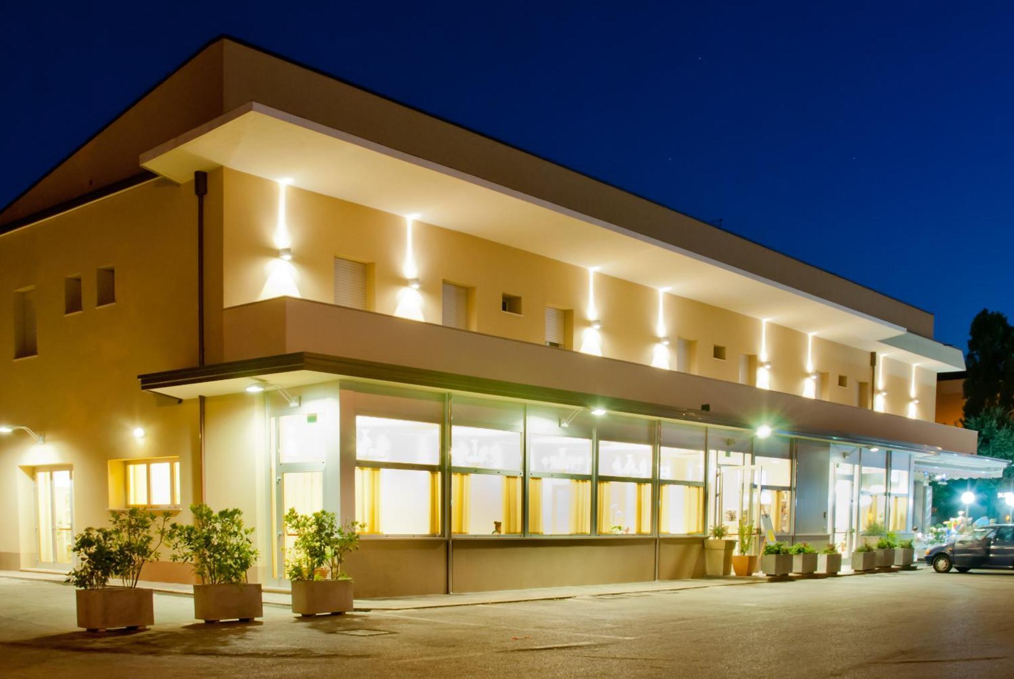 Hotel Ristorante Cesare Savignano sul Rubicone Luaran gambar